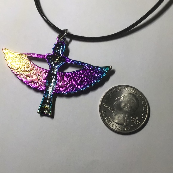 Egyptian goddess Isis necklace metallic rainbow - Picture 4 of 4